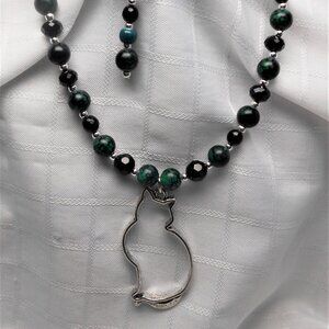 Handmade jewelry set: opera-length necklace and bracelet with cats No432